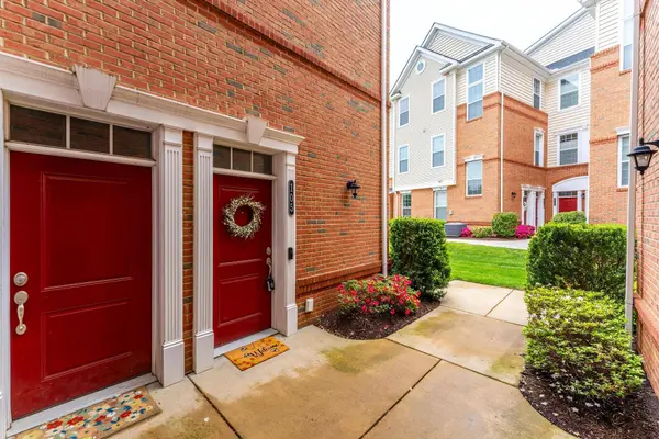 23266 SOUTHDOWN MANOR TER #105, Ashburn, VA 20148