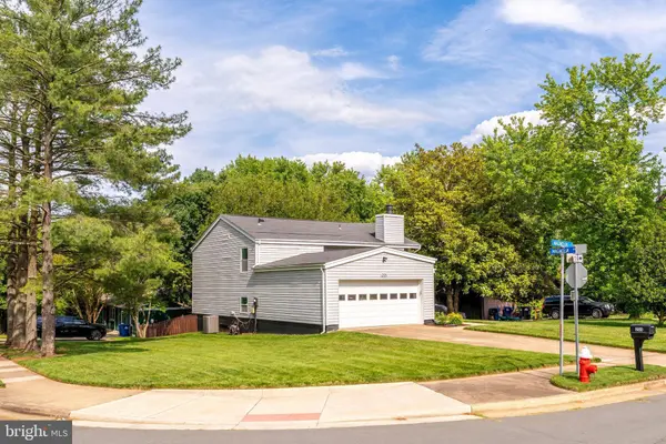 205 MAGNOLIA CT, Sterling, VA 20164