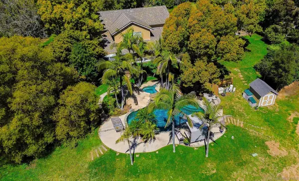 2891 Los Alisos Dr, Fallbrook, CA 92028