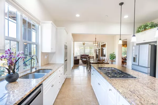 5034 Hill Ranch Dr, Fallbrook, CA 92028