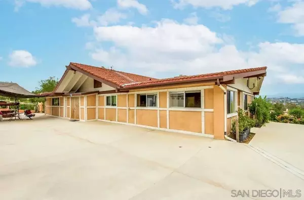 732 Hamilton Lane, Fallbrook, CA 92028