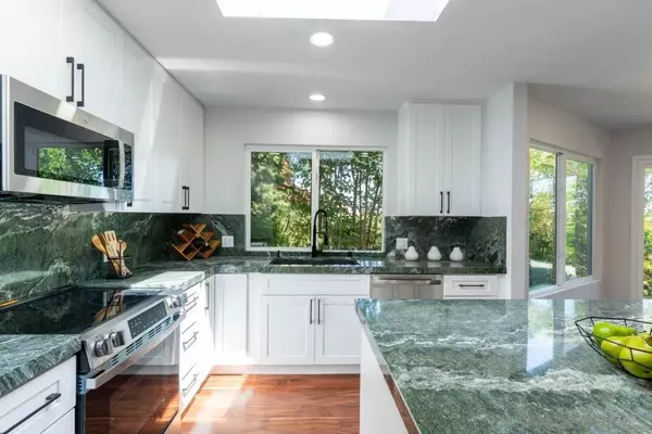 907 Ridge Heights Road, Fallbrook, CA 92028