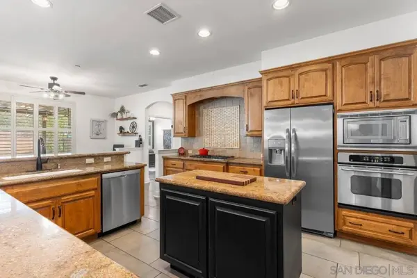 1195 Via Encinos, Fallbrook, CA 92028