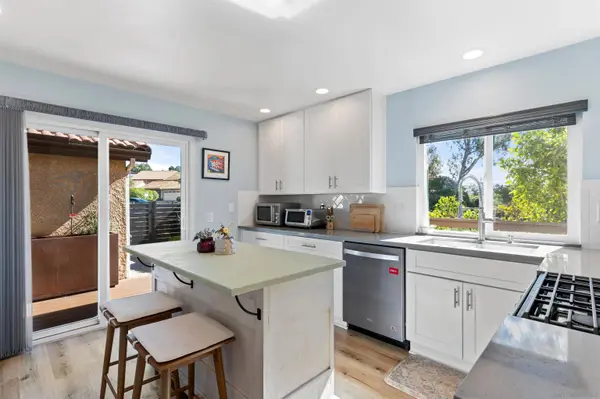 2038 Avenue Of The Trees, Carlsbad, CA 92008