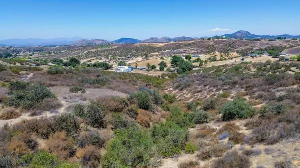 015 Calle Segovia #2, Temecula, CA 92592