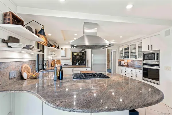 111 Morro Hills Road, Fallbrook, CA 92028