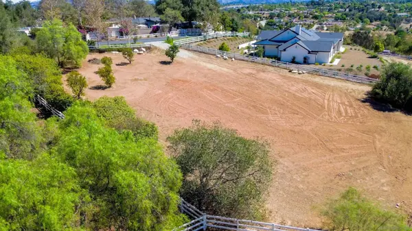 6100 Twin Country Lane #1, Fallbrook, CA 92028