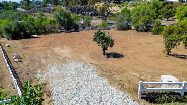 6100 Twin Country Lane #1, Fallbrook, CA 92028