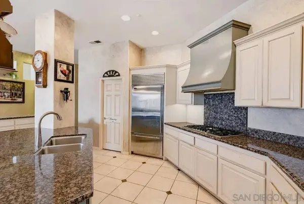 991 River Oaks, Fallbrook, CA 92028