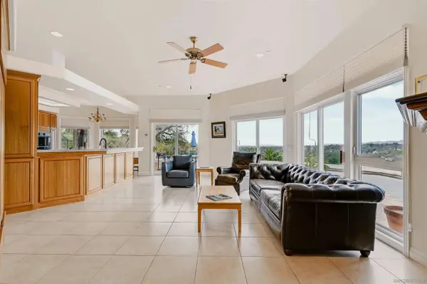 3249 Live Oak Park, Fallbrook, CA 92028