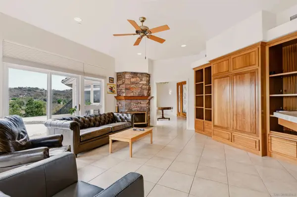 3249 Live Oak Park, Fallbrook, CA 92028