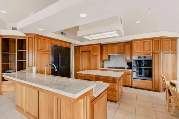 3249 Live Oak Park, Fallbrook, CA 92028