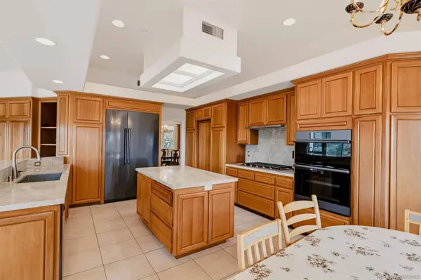 3249 Live Oak Park, Fallbrook, CA 92028
