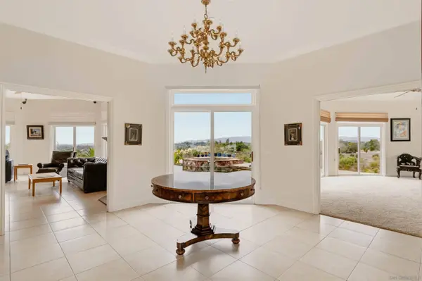 3249 Live Oak Park, Fallbrook, CA 92028