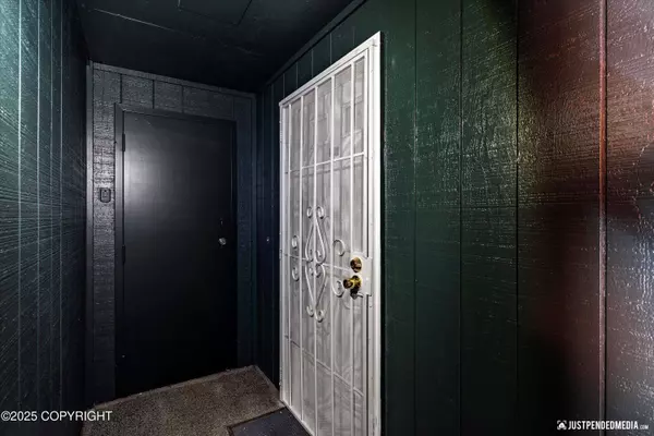 10283 Jamestown DR 804, Anchorage, AK 99507