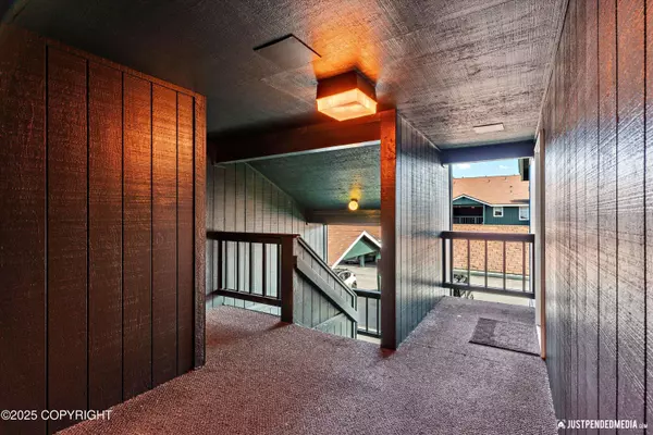 10283 Jamestown DR 804, Anchorage, AK 99507