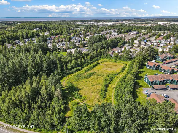 10283 Jamestown DR 804, Anchorage, AK 99507