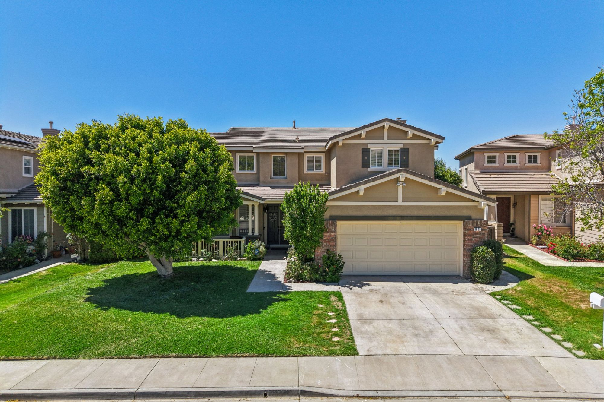1029 Poppy Tree Place Simi Valley CA exterior front view