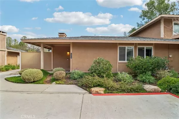 28512 Conejo View DR, Agoura Hills, CA 91301