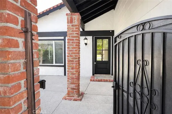 25444 Via Pacifica, Valencia, CA 91355