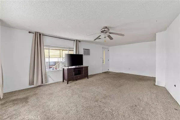 725 W Thornton AVE #97, Hemet, CA 92543