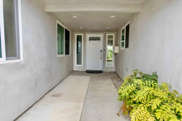 1108 Palmer Ave, Camarillo, CA 93010-4639