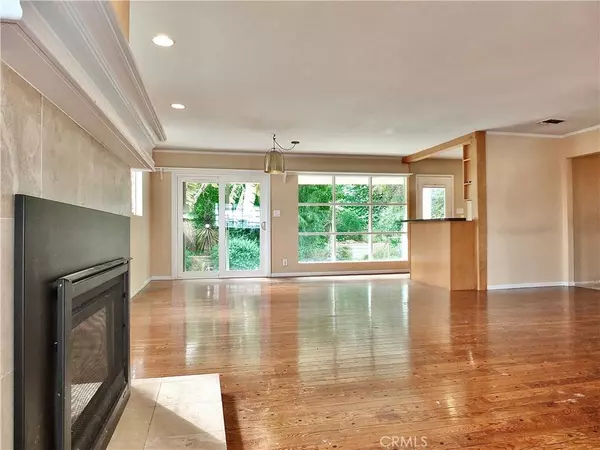 6040 W 76th ST, Los Angeles, CA 90045