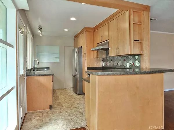 6040 W 76th ST, Los Angeles, CA 90045