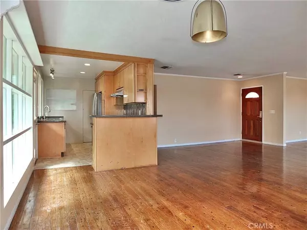 6040 W 76th ST, Los Angeles, CA 90045