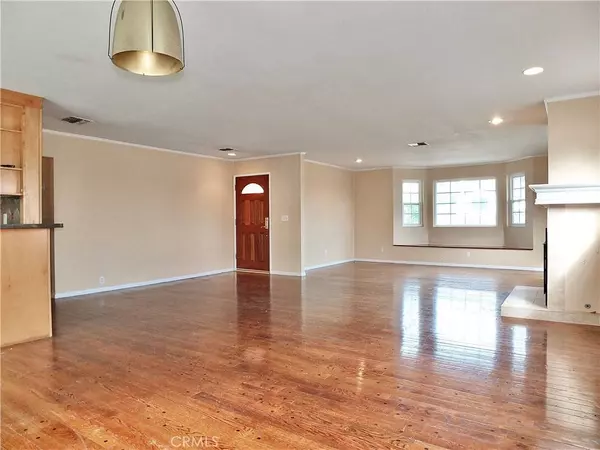 6040 W 76th ST, Los Angeles, CA 90045