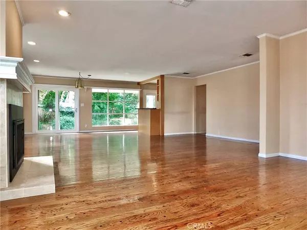 6040 W 76th ST, Los Angeles, CA 90045