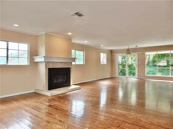 6040 W 76th ST, Los Angeles, CA 90045