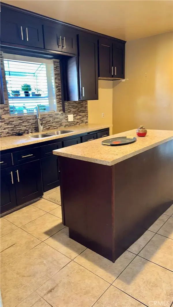 1046 W 123rd ST, Other, CA 90044