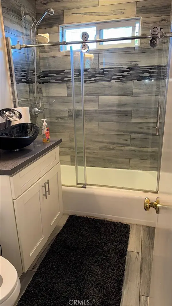 1046 W 123rd ST, Other, CA 90044