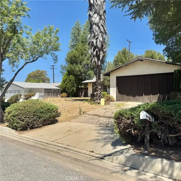 22465 Los Rogues, Saugus, CA 91350