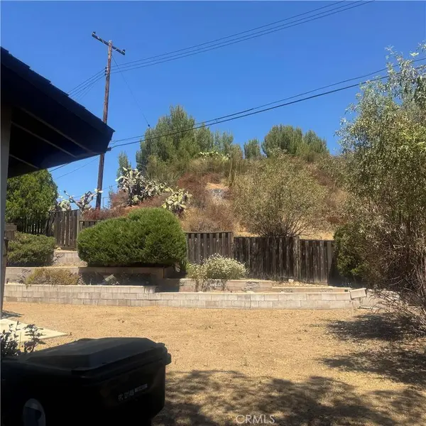 22465 Los Rogues, Saugus, CA 91350