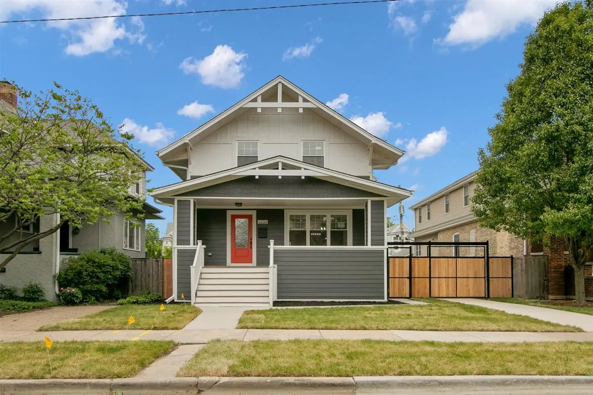 4036 W Warwick Ave, Chicago, IL 60641-3142