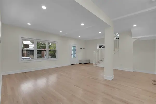 4036 W Warwick Ave, Chicago, IL 60641-3142