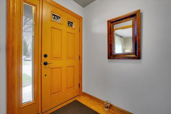 315 N Wille ST, Mount Prospect, IL 60056