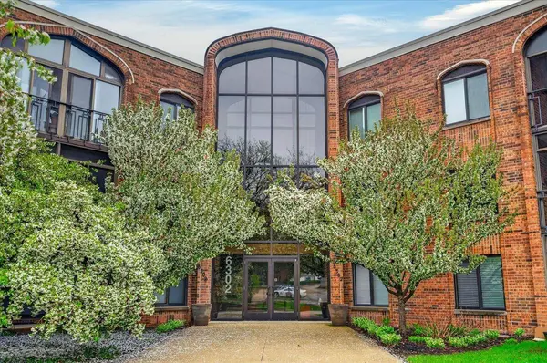 6302 Mineral Point Road #311, Madison, WI 53705