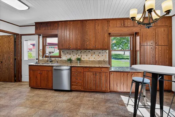 623 N Main Street, Oregon, WI 53575-1111