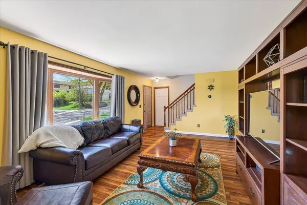10 Flagstaff Court, Madison, WI 53719-2402