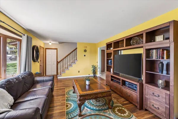 10 Flagstaff Court, Madison, WI 53719-2402