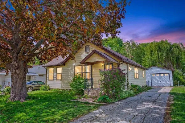844 Ridgewood Way, Madison, WI 53713-1222