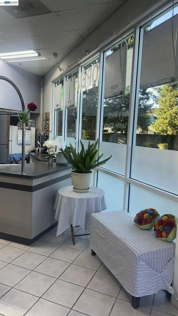 5098 Foothills, Roseville, CA 95747