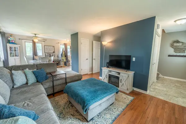 250 Morris STREET, Pewaukee, WI 53072