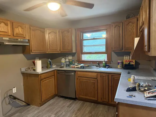 1331 E Saveland AVENUE, Milwaukee, WI 53207