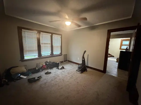 1331 E Saveland AVENUE, Milwaukee, WI 53207