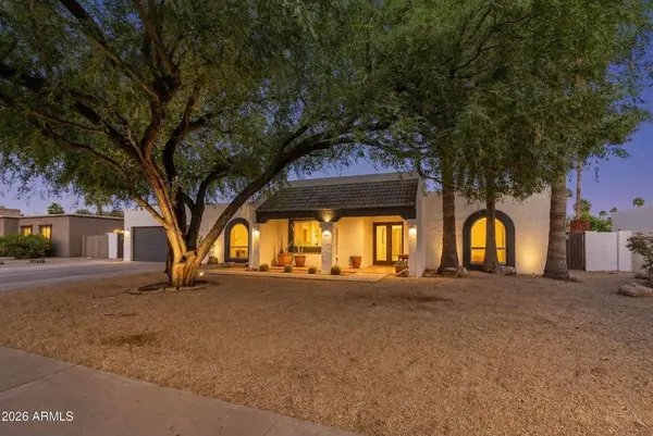 Rambler of the Week: A Single-Story Pool Home in North Scottsdale,Krisy Clayton