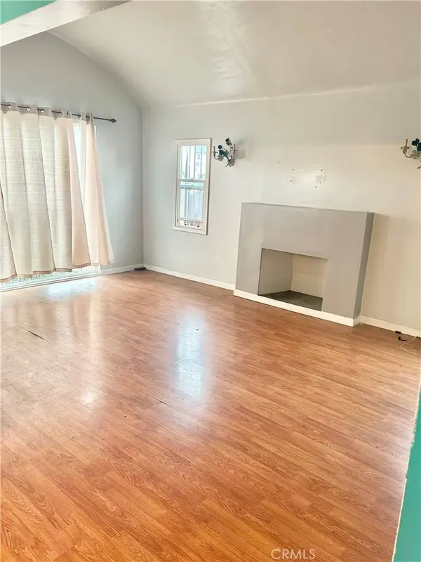 1543 W 79th ST, Los Angeles, CA 90047